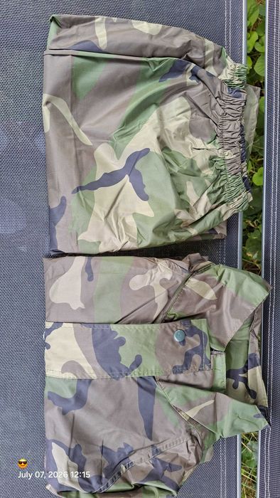 Costum împotriva intemperiilor