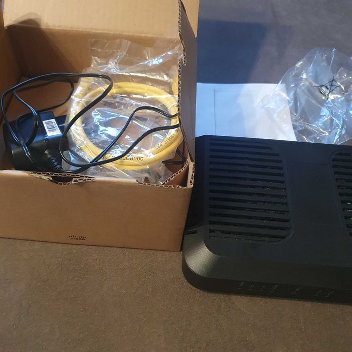 Продам маршрутизатор Cisco