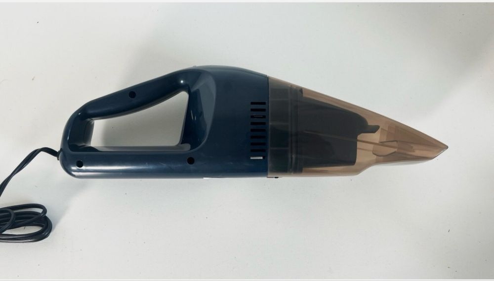 Aspirator auto 60W – Compact, puternic și ușor de folosit