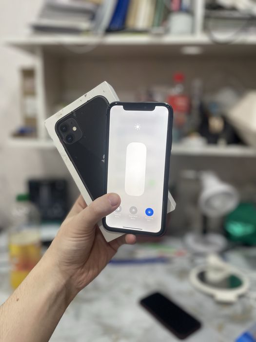 Продам IPhone 11 128Гб 85акб идеал