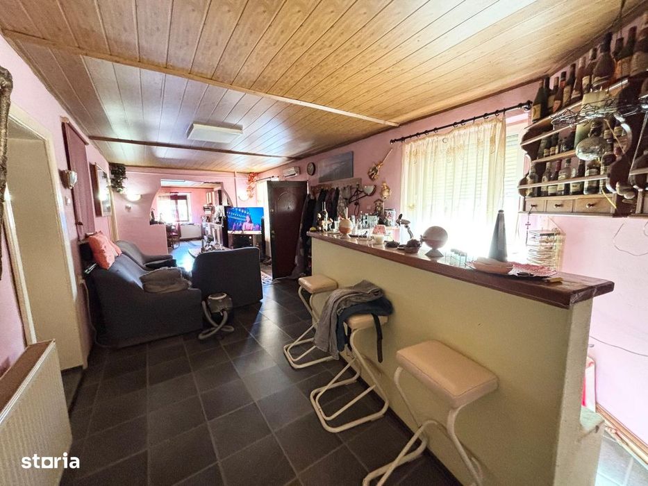 Casa single + 1200mp teren - Sura Mare