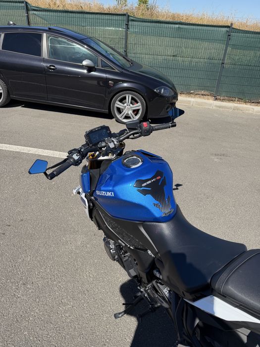 Suzuki GSXS 1000