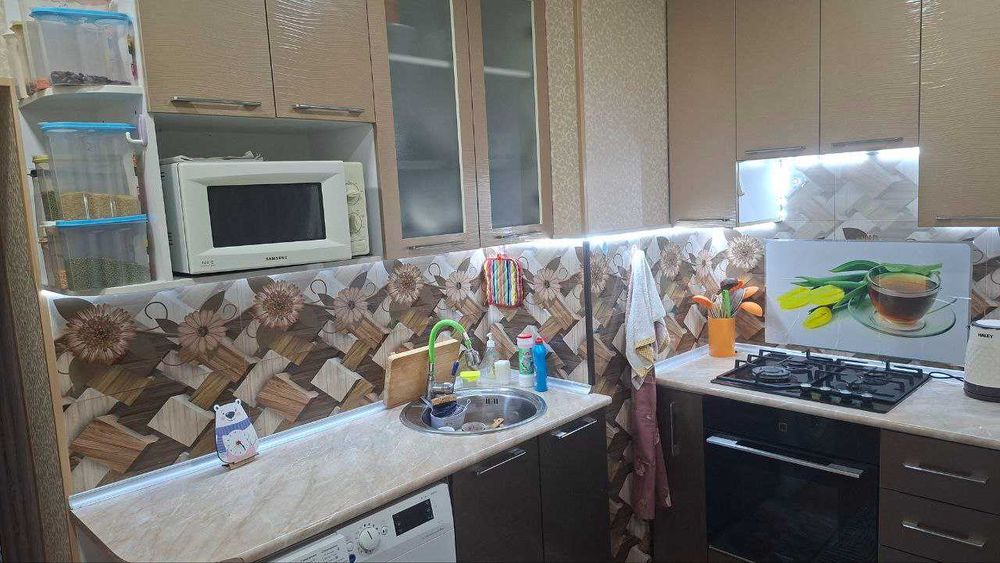 срочно продается квартира 1*2/1/5 на Кадышева