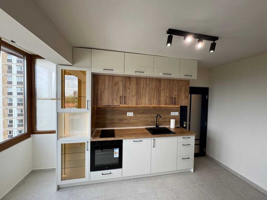 Продава се Двустаен апартамент в София, Център - 60 кв.м за 4000 €/кв.м - Снимка #1