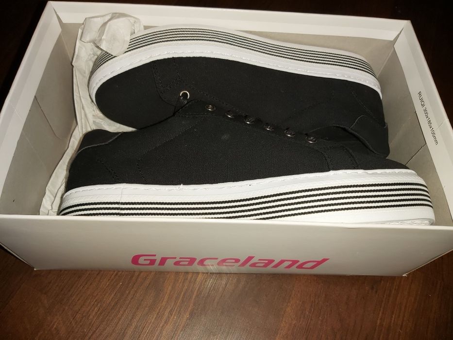 Pantofi dama noi nepurtati