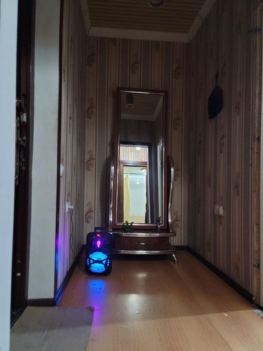 Sergili Yarmarka orqa tarafida 2 honalik kv bor Remonti full kir mowin