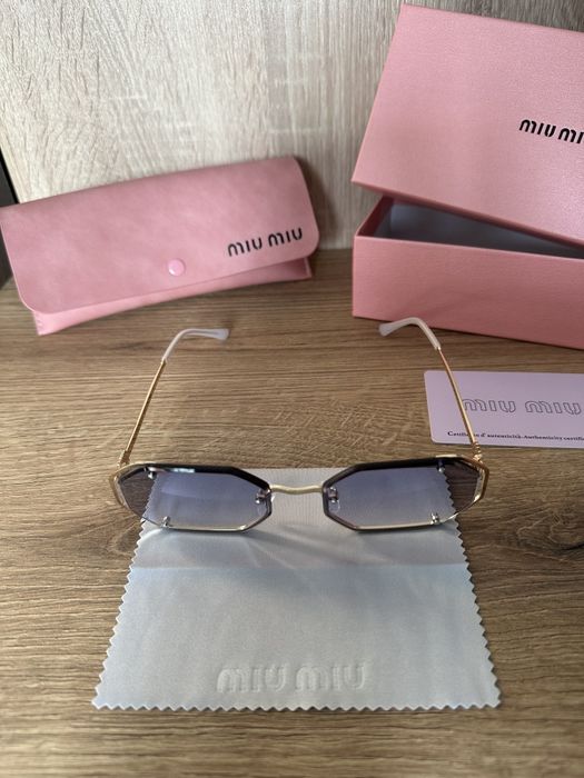 Ochelari de soare Miu Miu, Noi!