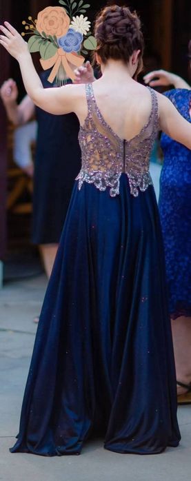 Официална рокля.