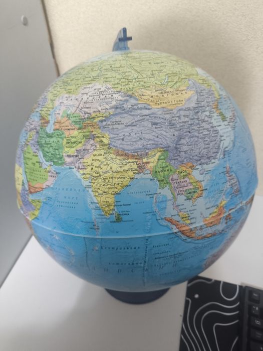Глобус политический