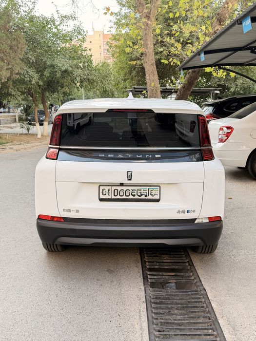 Bestune E05 401 km elektr