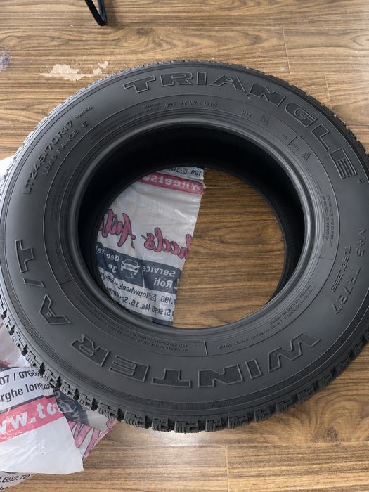 “Set anvelope iarnă Triangle 245/70 R17 – 400 lei