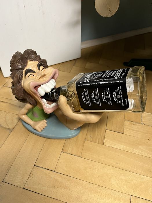 поставка за бутилки карикатура