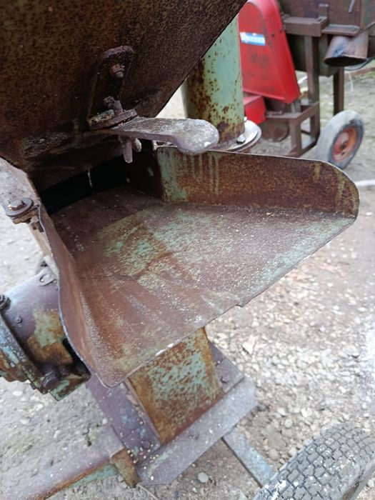 Moară.                 .