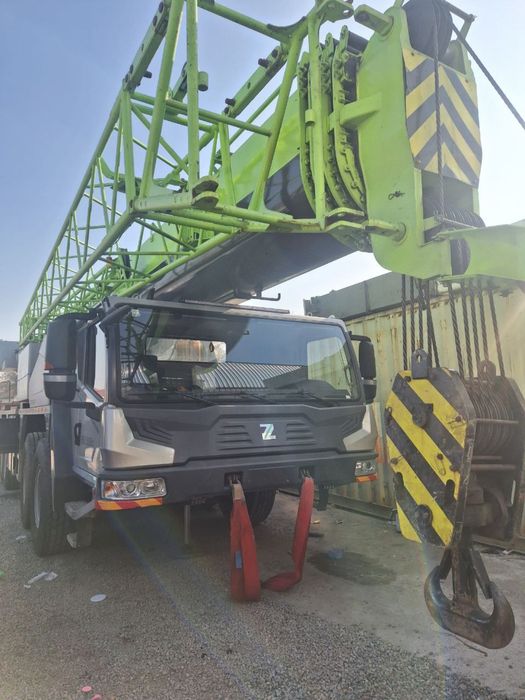 Zoomlion кран 100 тонна.