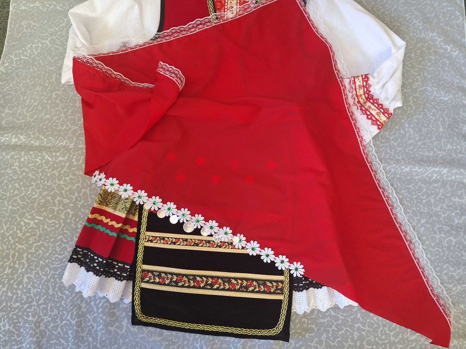 Народна носия 3-5 г. - 130 лв