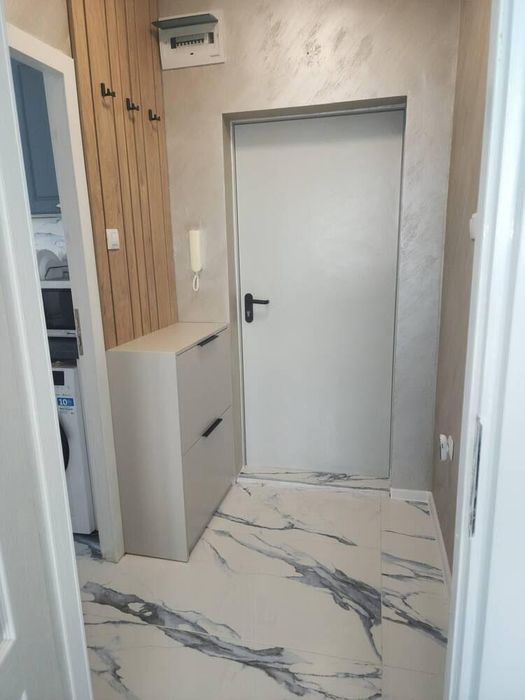 Дава се под наем Двустаен апартамент в Бургас, Славейков - 45 кв.м за 510 € - Снимка #3