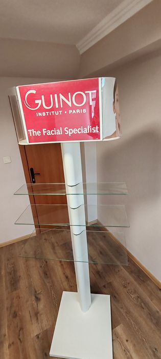 Стелаж / полица / рекламна стойка