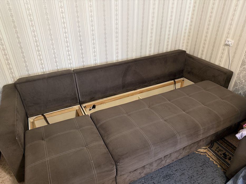 Диван с креслой для гостиной