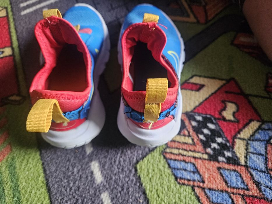 Adidasi Nike marime 28