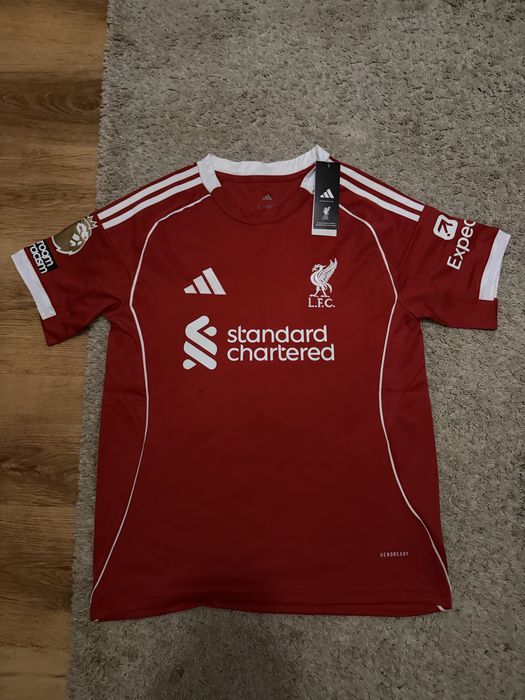 Tricou Isak liverpool