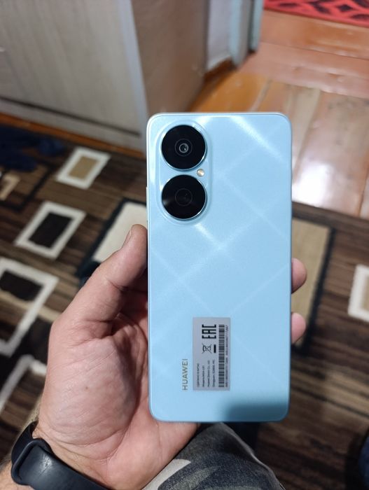 Huawei Nova Y73.