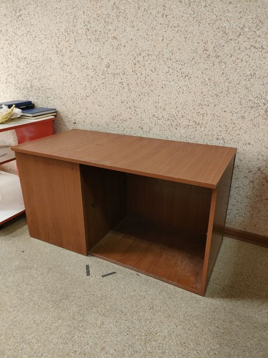 Офисная мебель стол стулья