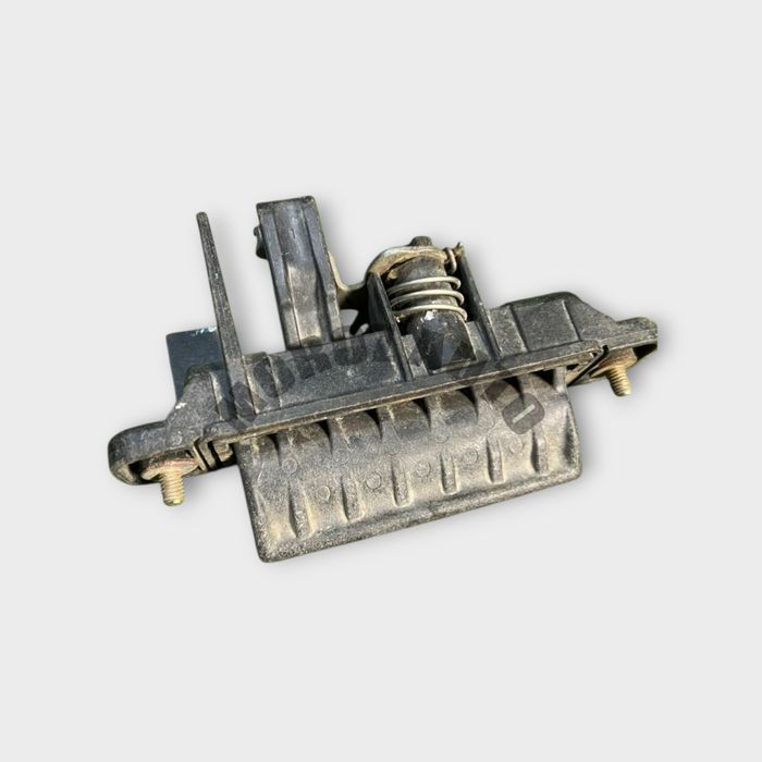 Ручка багажника Мазда 3 Mazda BK