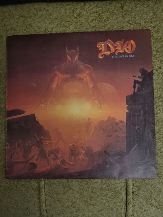 Продавам грамогонна плоча албум на Dio