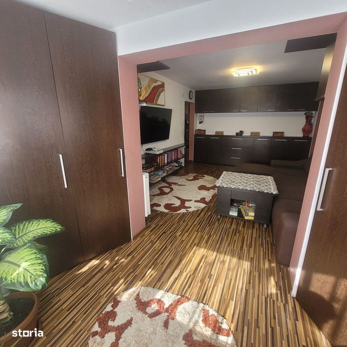 De vanzare apartament cu 4 camere Bld Grivitei