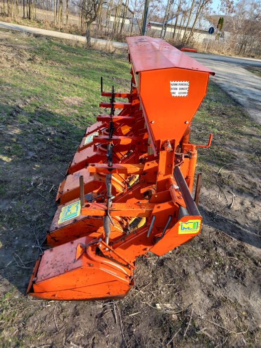 Prasitoare cu freza si ferilizator