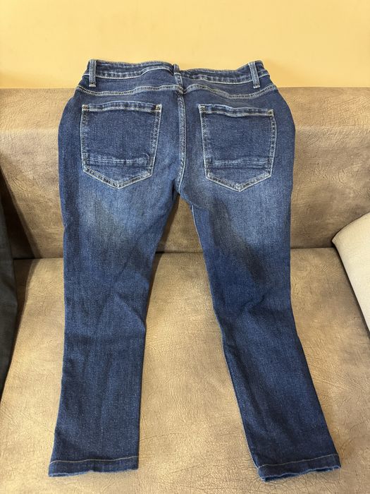 Детски дънки размер 32 в син и черен цвят