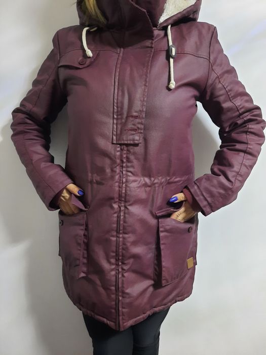 Зимняя тёплая куртка