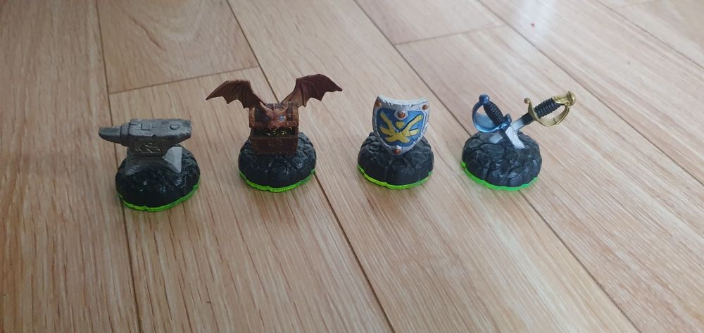 Skylanders Spyros Adventure Items