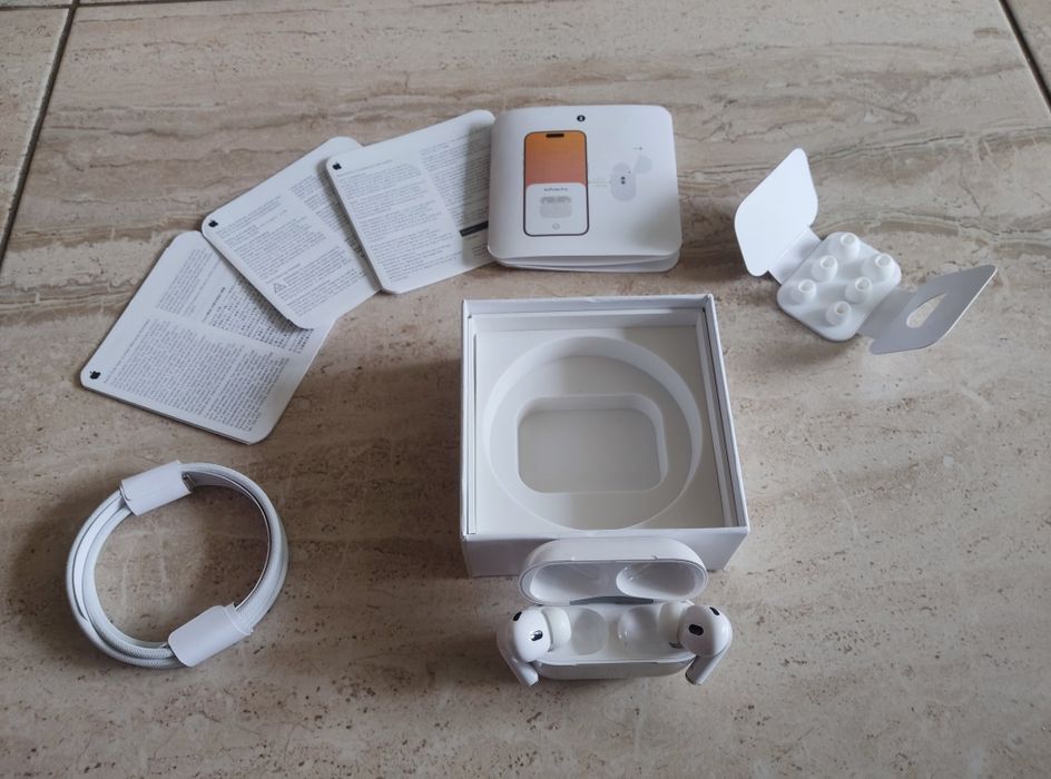 Слушалки Apple AirPods Pro 2