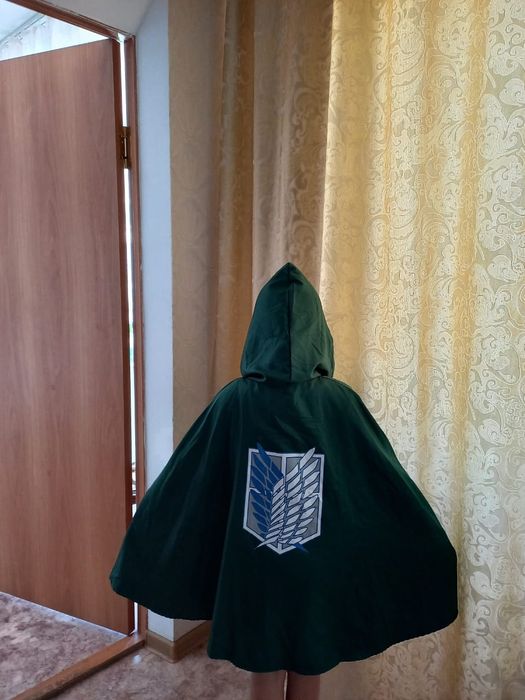 Зелёный плащь разведовательной группы в "Атаке Титанов"