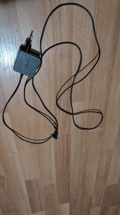 Laptop ASUS cu 512gb