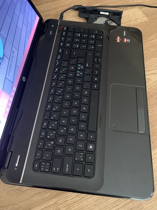 Laptop Hp g7 Display 17,3 led,6gb ram,Windows 10,500gb m cu incarcator