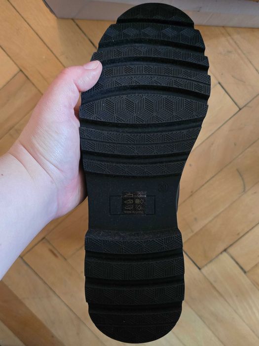 Велурени Черни боти