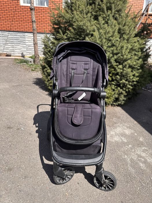 Коляска с люлькой