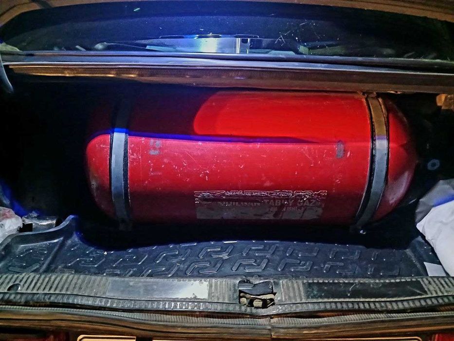 Srochna Mercedes benz 190 W201 sotiladi