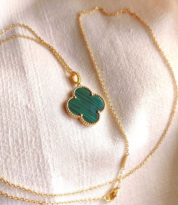 Дълго дамско колие с голяма детелина от зелен малахит, Van Cleef - VCA