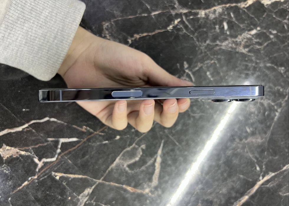 Iphone 13 pro max blue