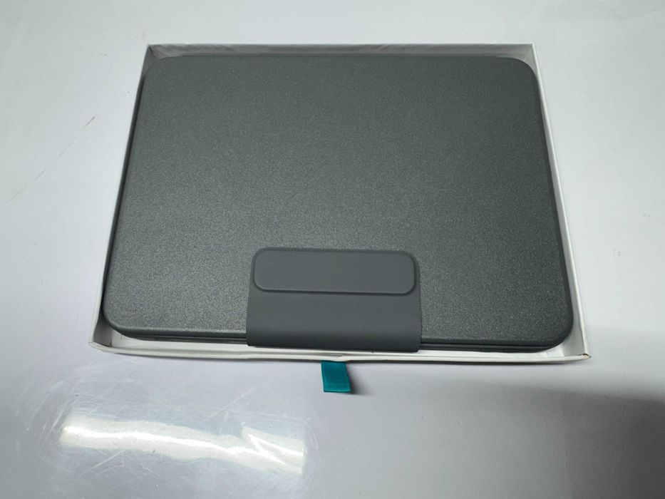 Клавиатура - Logitech Rugged Folio for iPad (10th gen)