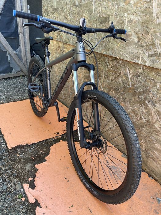 Bicicleta carrera sulcatta frane pe disc hidraulice roti 27.5”