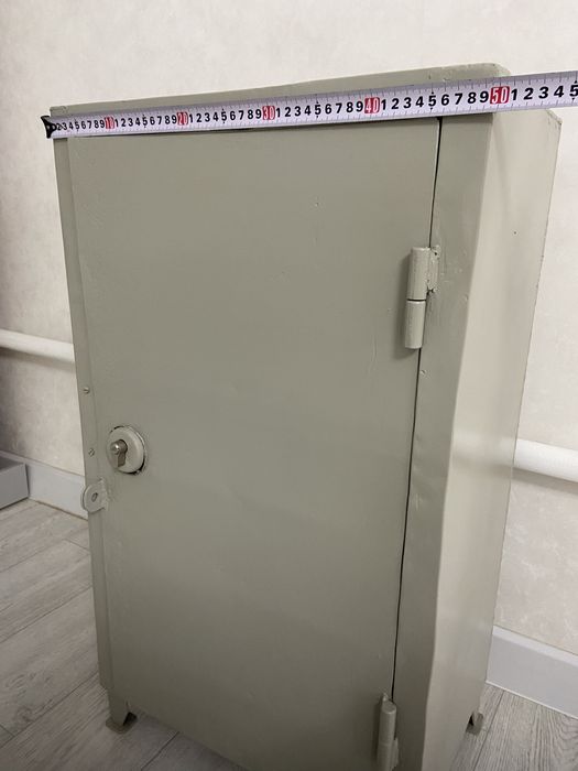 Сейф металлический