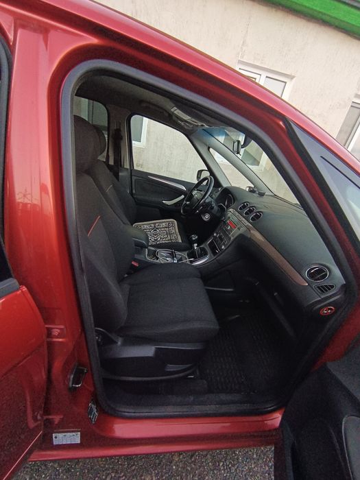 Продам машину Ford S max