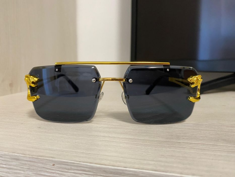 5 perechi de ochelari model Cartier la 200 de lei
