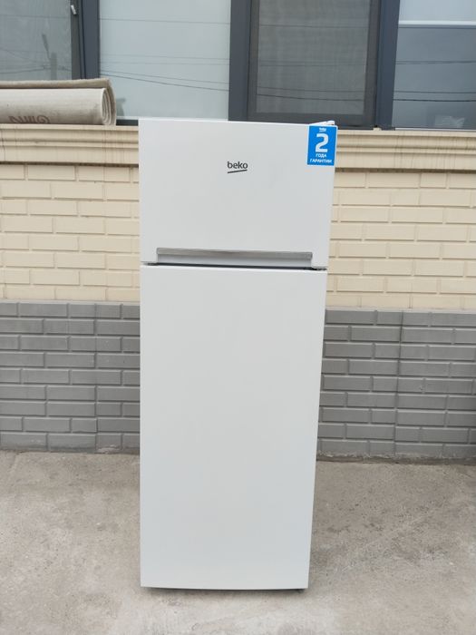 Холодильник BEKO RDSK 240M00W белый