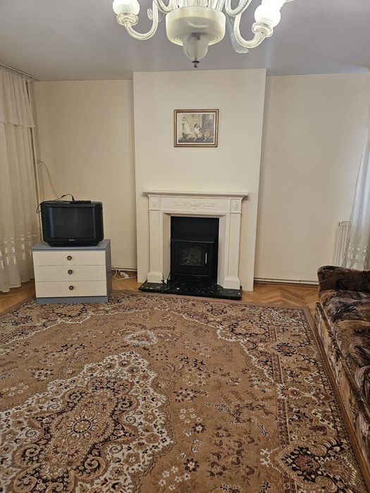 Închiriez apartament cu centrala !