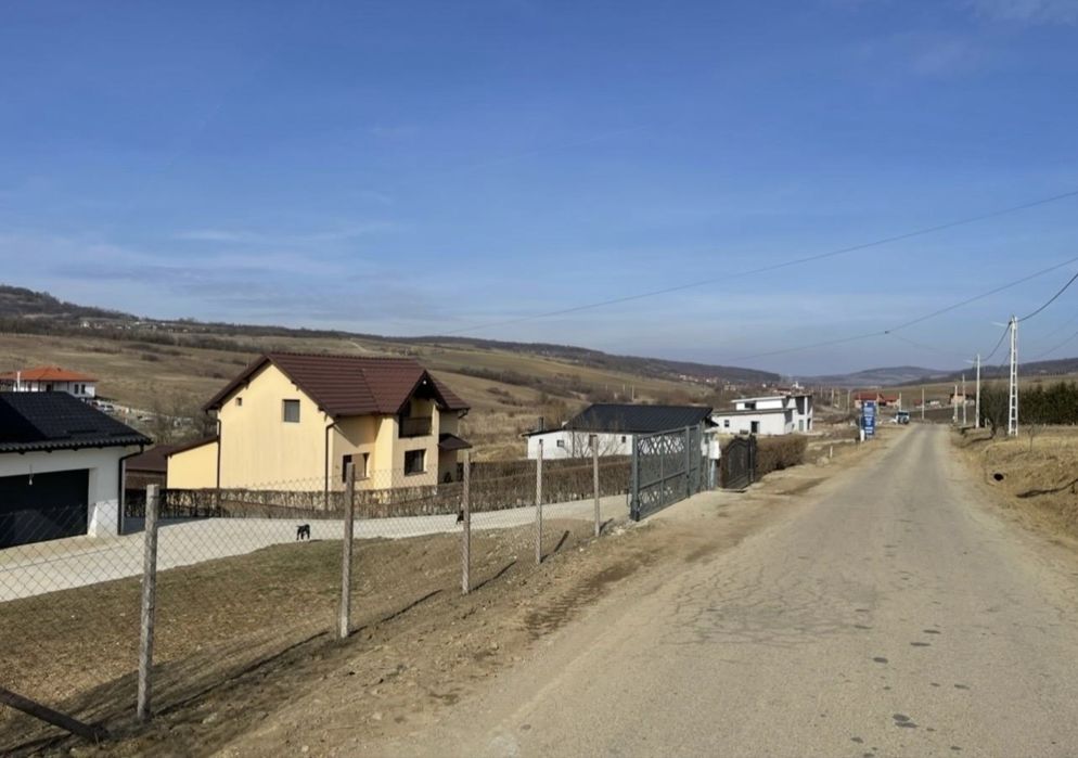 Vând 1800 mp de Teren intravilan  in loc. Recea Mică